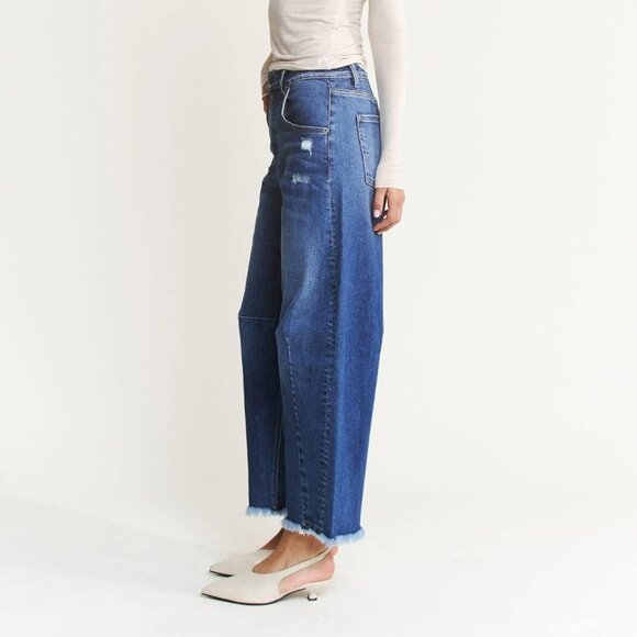 NEW MICA BARREL JEANS - Picture 2 of 3